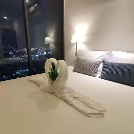 Posh 284 Apartment
