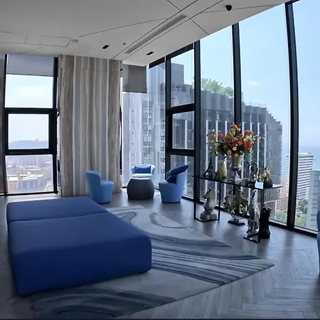The Base อพาร์ทเม้น *