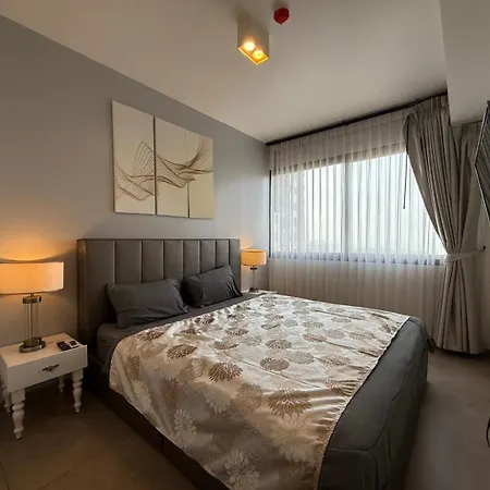 Sea View High Floor 2 Bedroom Near Walking Street Apartment