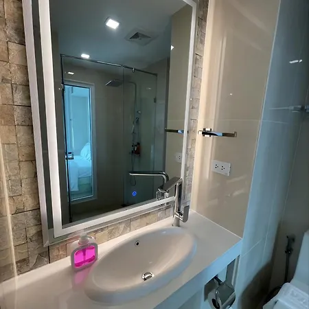 Beautiful 1 Bedroom With Big Balcony And Lagoon Pool Apartment Pattaya