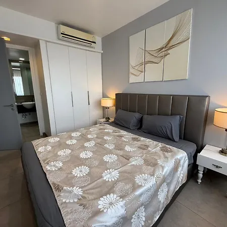 Sea View High Floor 2 Bedroom Near Walking Street