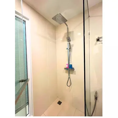 Apartment Living At Great Location