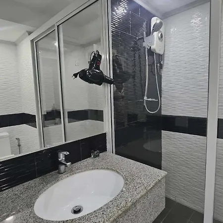 Pool View Pet Friendly Siam Oriantal Tropical Thailand Apartment Pattaya
