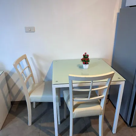 Unixx South Apartment