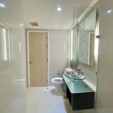 2 Bed Seaview -best Of Location A Gem Apartment