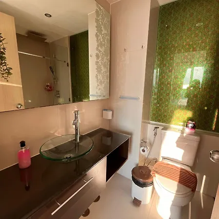 Apartment 2 Bed Seaview -best Of Location A Gem *