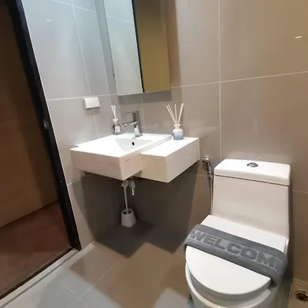 Posh 284 Apartment