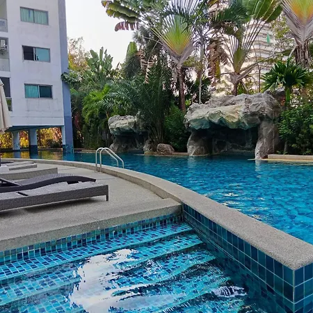 คลับรอยัล2bed Pattaya