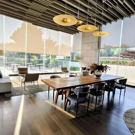 อพาร์ทเม้น Pattaya Sea View Room In Andromeda Condo *