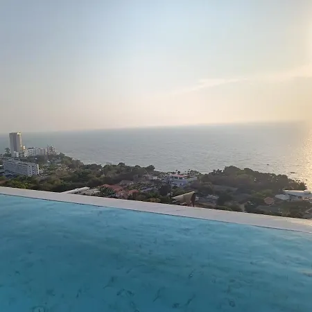 อพาร์ทเม้น Pattaya Sea View Room In Andromeda Condo