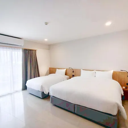 โรงแรม Manditel North 3*