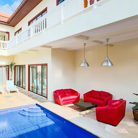 Avoca Pool วิลล่า *