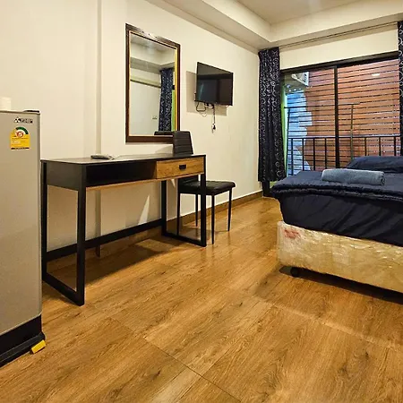 Smyrna Apartment