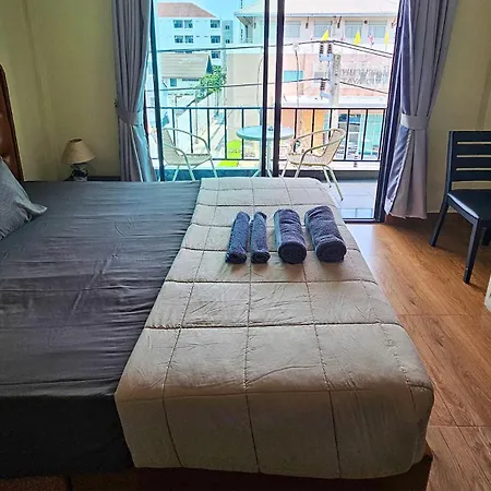 Smyrna Apartment Pattaya