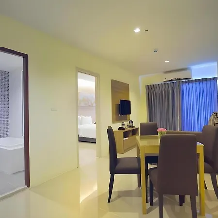 โรงแรม R-con @ Siam Pattaya