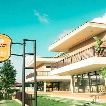 Yellow Moon Hotel