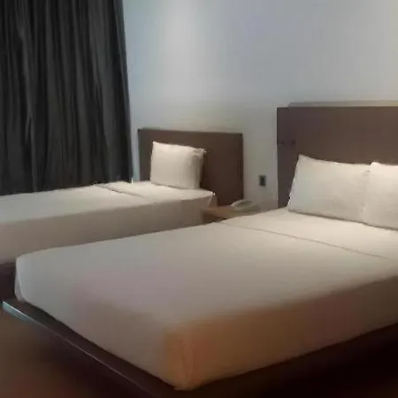 Seven Zea Chic โรงแรม 4*