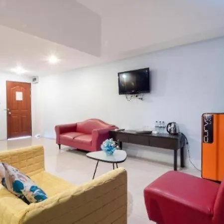 Oyo 75367 Ud Hotel 3*
