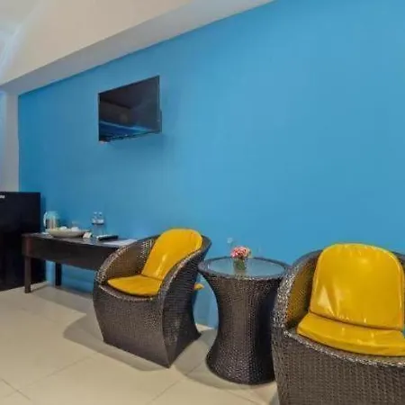 Oyo 75367 Ud Hotel 3*