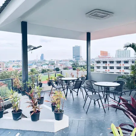 โรงแรม Dday Luxury By D-eco Wellness Centre 4*