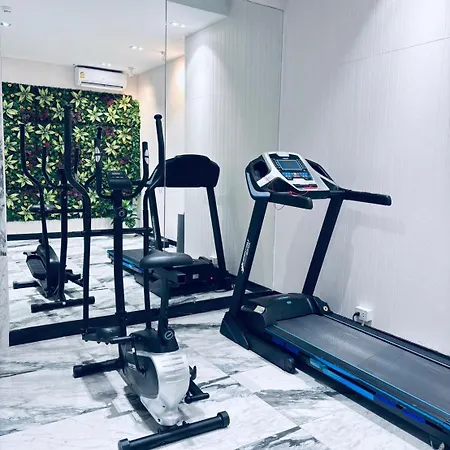 Dday Luxury By D-eco Wellness Centre โรงแรม