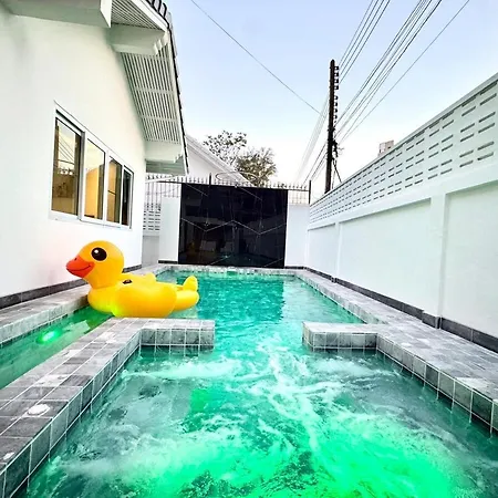 129 Wongamat, 4br, 300m From วิลล่า Pattaya
