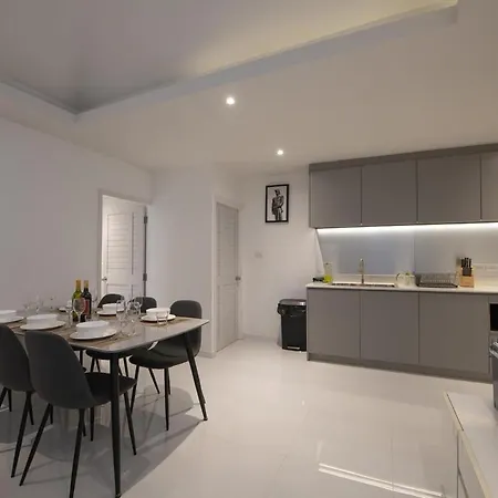 วิลล่า 129 Wongamat, 4br, 300m From Pattaya