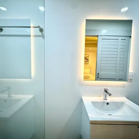 129 Wongamat, 4br, 300m From *