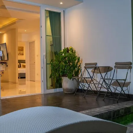 129 Wongamat, 4br, 300m From *