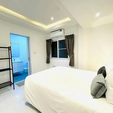 129 Wongamat, 4br, 300m From วิลล่า