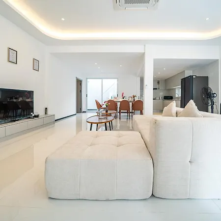 Wonderland Moonstone 4 Bedroom Luxury Pool
