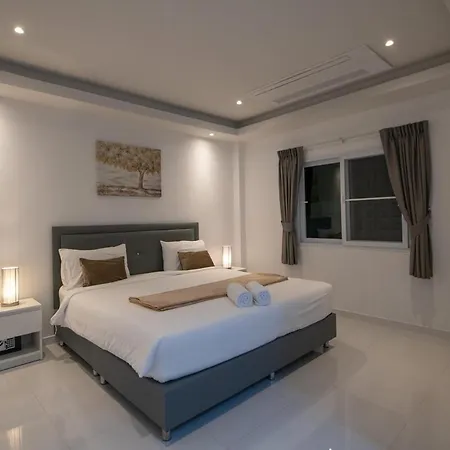 129 Wongamat, 4br, 300m From วิลล่า Pattaya
