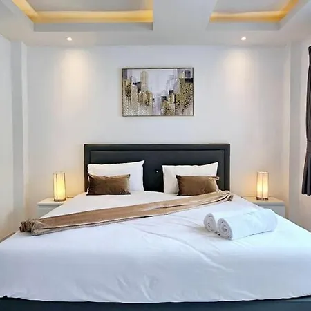 129 Wongamat, 4br, 300m From วิลล่า *