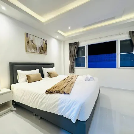 129 Wongamat, 4br, 300m From วิลล่า
