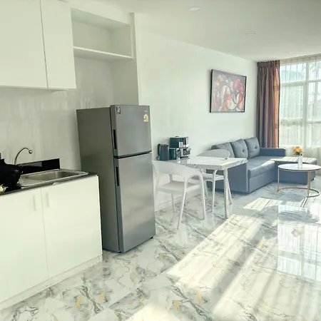 The Ocean Pearl - Steps Waterpark & Market Apartment Pattaya