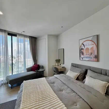 Maxhome At Edge Apartment Pattaya