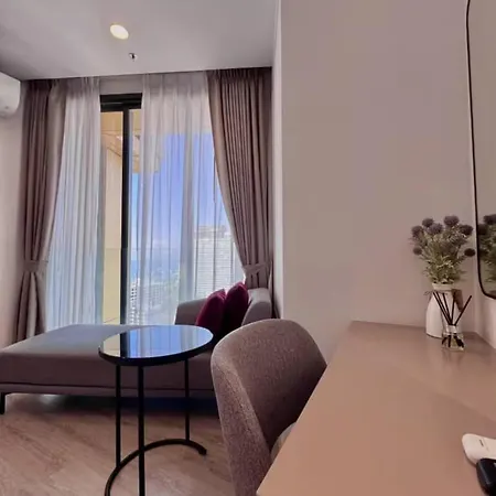 Apartment Maxhome At Edge Pattaya