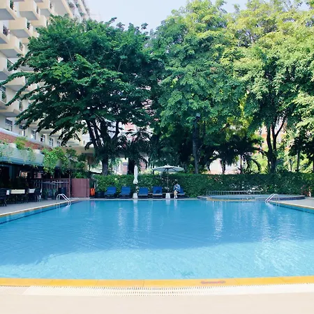 โกลเด้นบีชโฮเทล พัทยา โรงแรม 4*