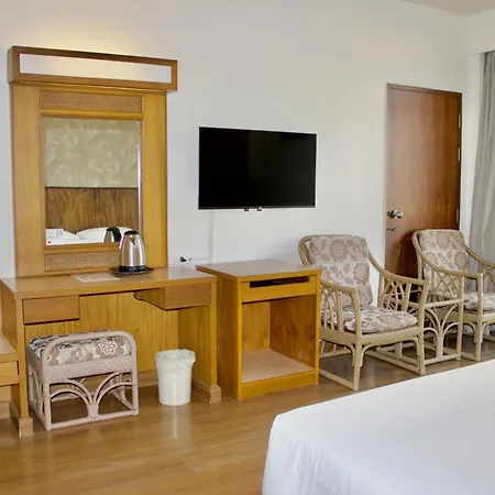 โกลเด้นบีชโฮเทล พัทยา โรงแรม Pattaya