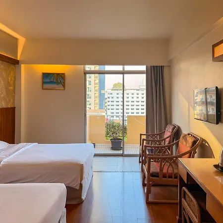 โกลเด้นบีชโฮเทล พัทยา 4* Pattaya