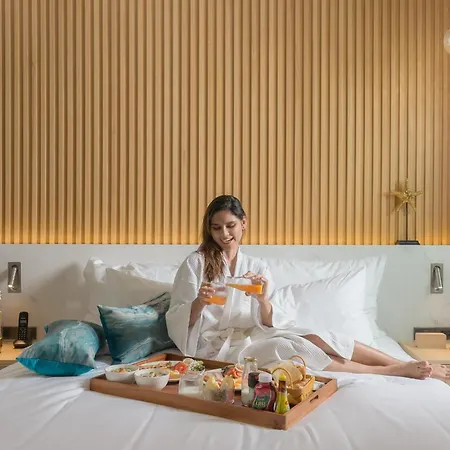 Mila Kohlarn มิ-ลา เกาะล้าน