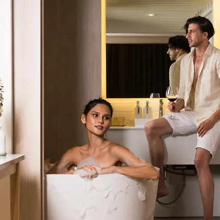 Mila Kohlarn มิ-ลา เกาะล้าน โรงแรม *