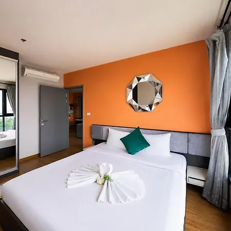 The Base Sea View Apartment *