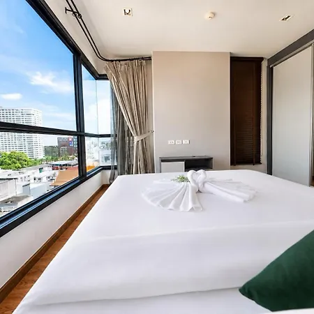 Apartment The Base Sea View Pattaya