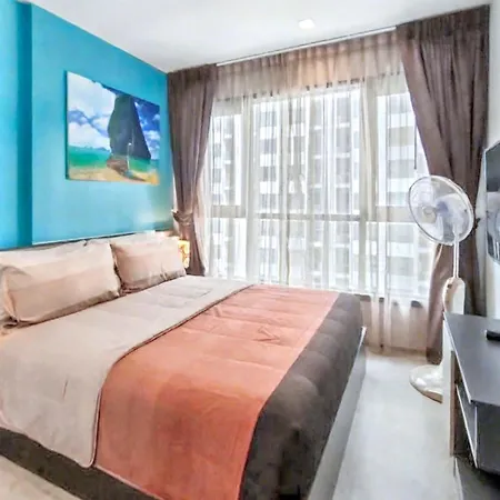 One Bedroom With Pool View At The Base Near Festival * Pattaya