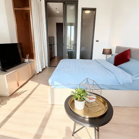 Edge Oasis Apartment