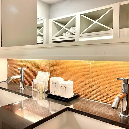 秘狗nova โรงแรม Pattaya