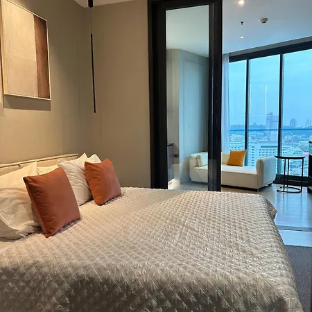 502 Edge 25th Floor Sea View With King Size Bed Pattaya
