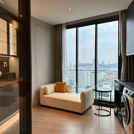 502 Edge 25th Floor Sea View With King Size Bed 4* Pattaya