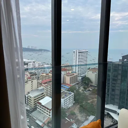 502 Edge 25th Floor Sea View With King Size Bed อพาร์ตโฮเทล